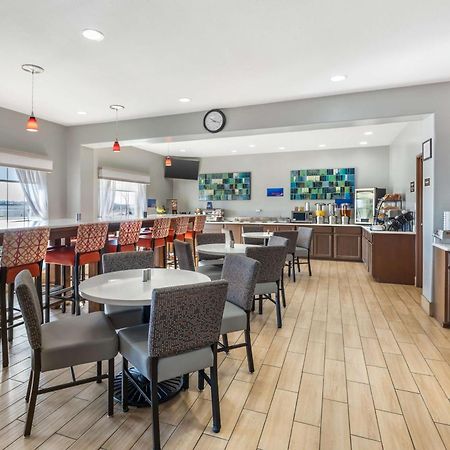 Best Western Club House Inn & Suites Mineral Wells Екстериор снимка
