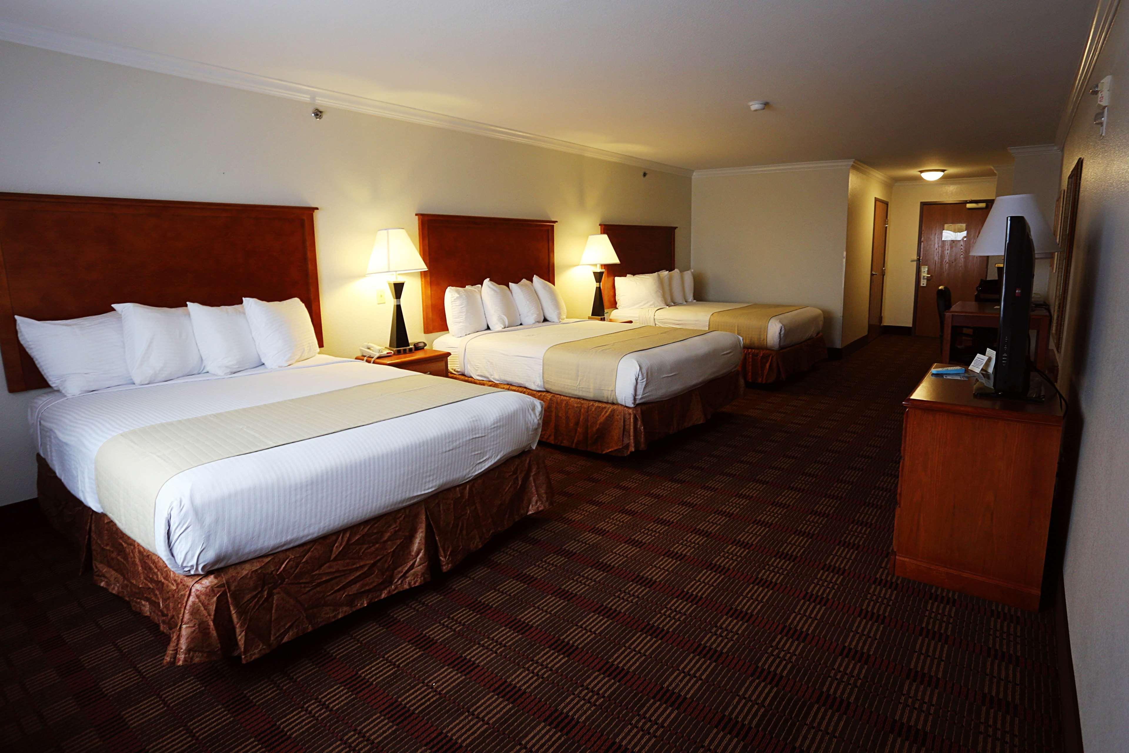 Best Western Club House Inn & Suites Mineral Wells Екстериор снимка