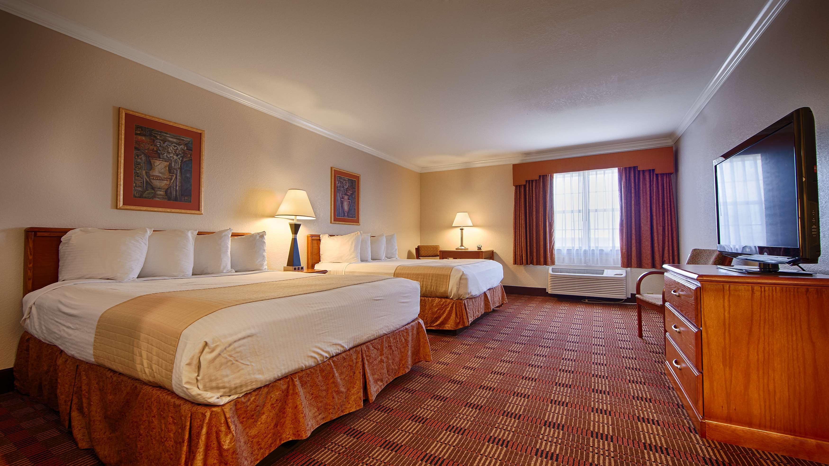 Best Western Club House Inn & Suites Mineral Wells Екстериор снимка