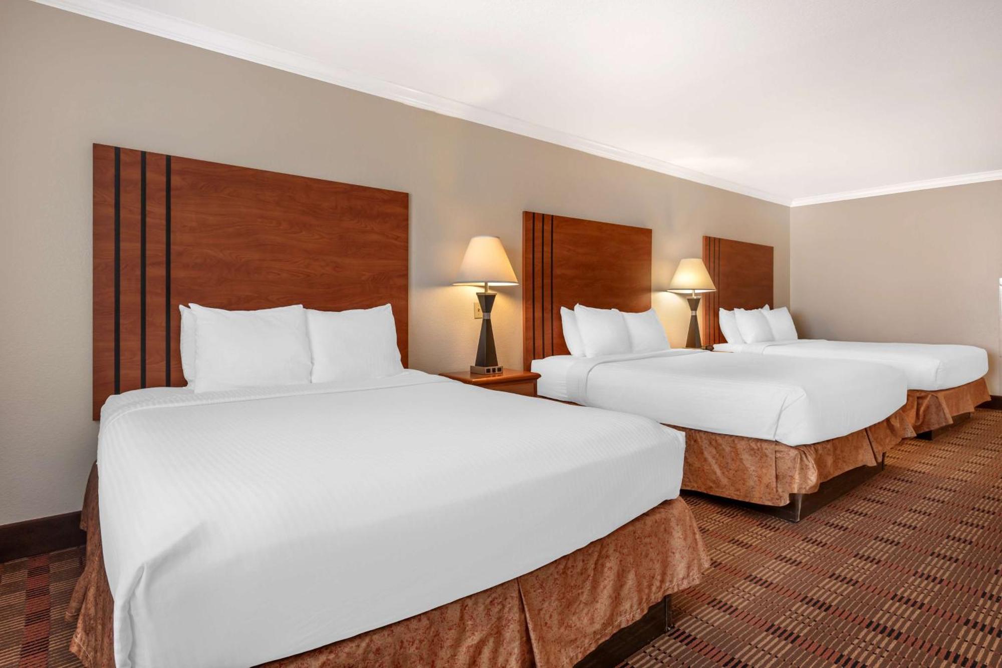 Best Western Club House Inn & Suites Mineral Wells Екстериор снимка