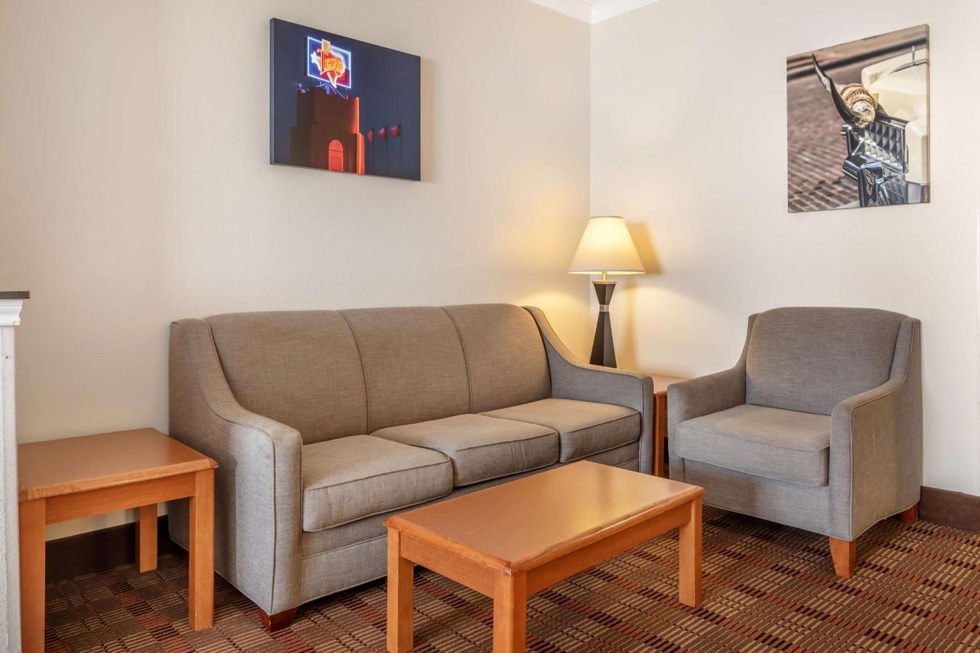 Best Western Club House Inn & Suites Mineral Wells Екстериор снимка