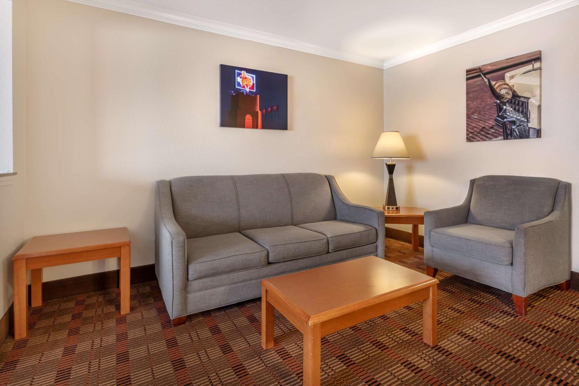 Best Western Club House Inn & Suites Mineral Wells Екстериор снимка