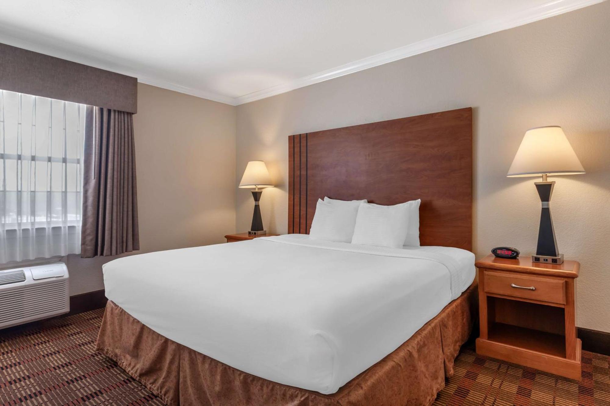 Best Western Club House Inn & Suites Mineral Wells Екстериор снимка