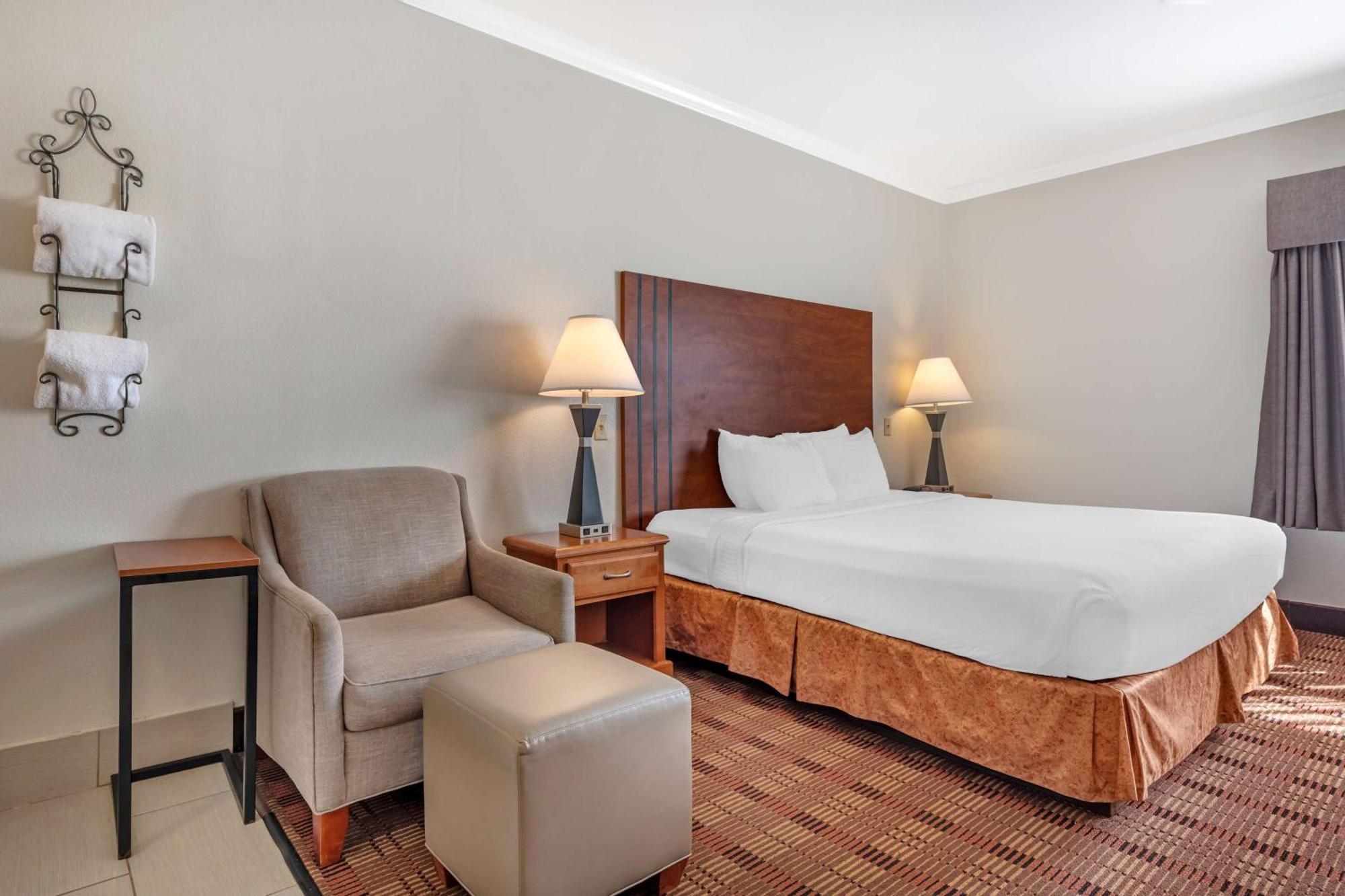 Best Western Club House Inn & Suites Mineral Wells Екстериор снимка