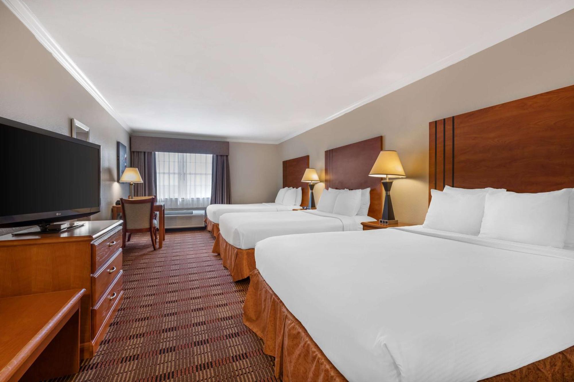 Best Western Club House Inn & Suites Mineral Wells Екстериор снимка