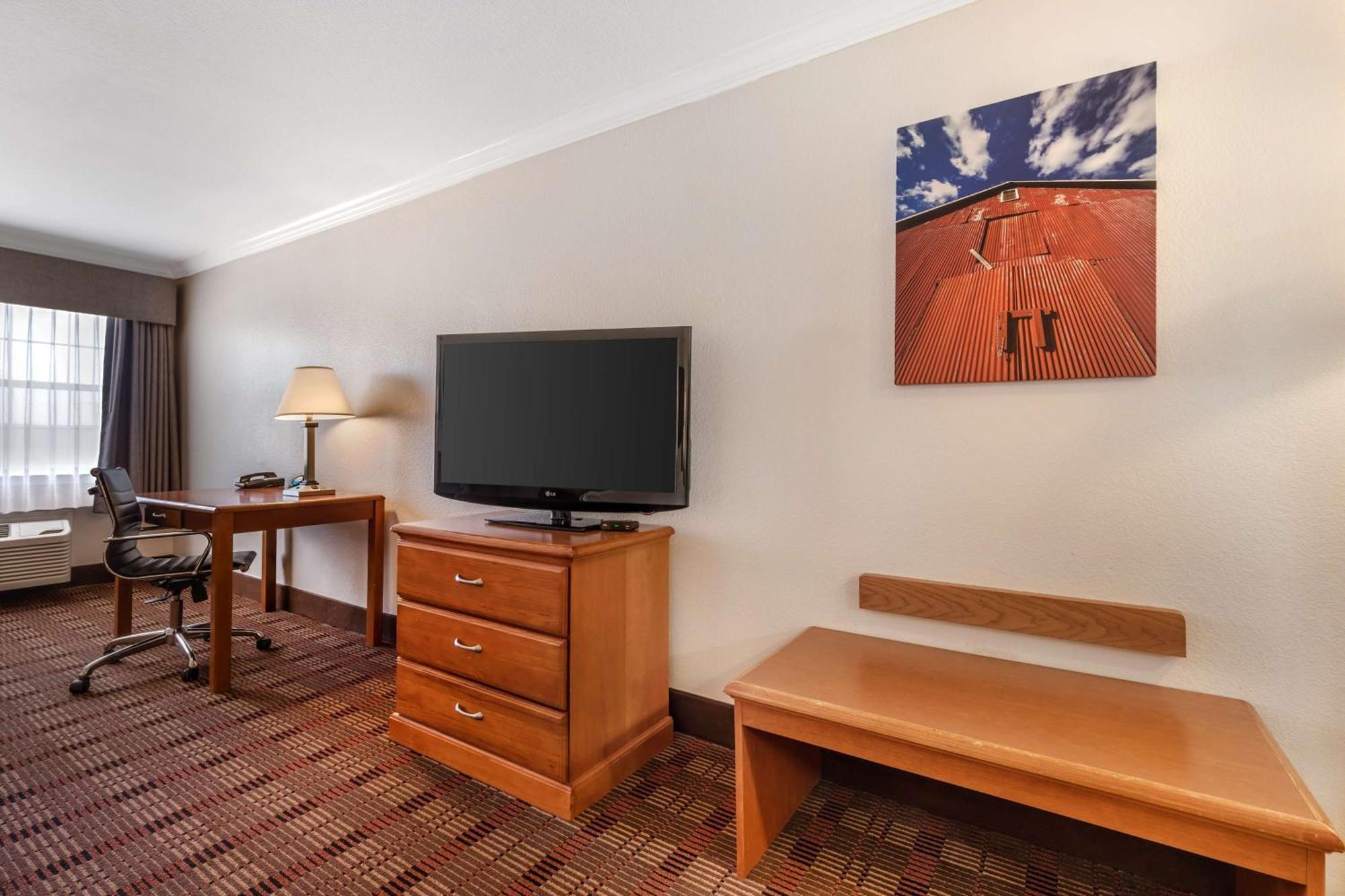Best Western Club House Inn & Suites Mineral Wells Екстериор снимка