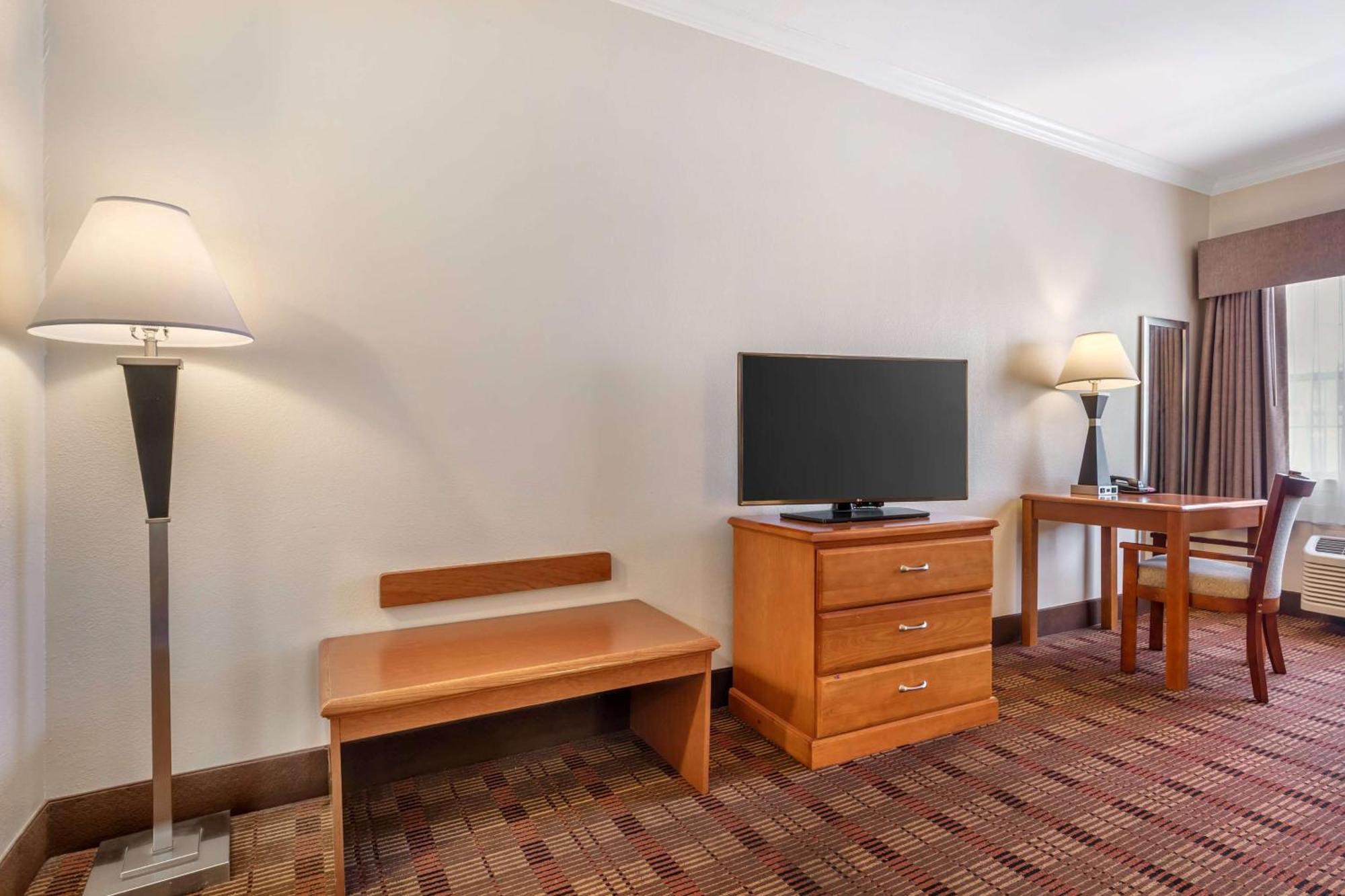 Best Western Club House Inn & Suites Mineral Wells Екстериор снимка